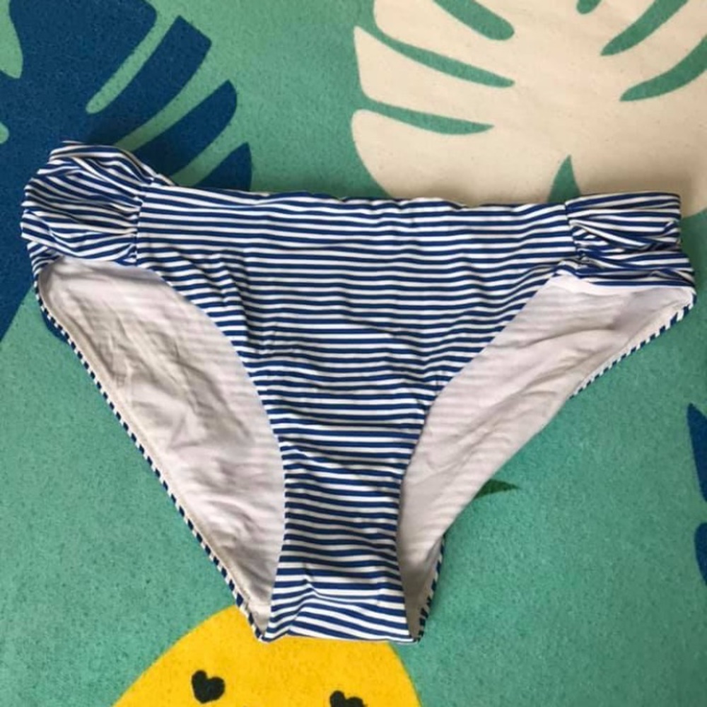 Swimsuit bottoms